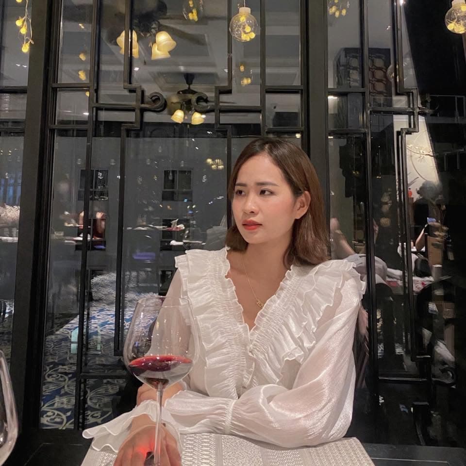 Chị Thu Hà